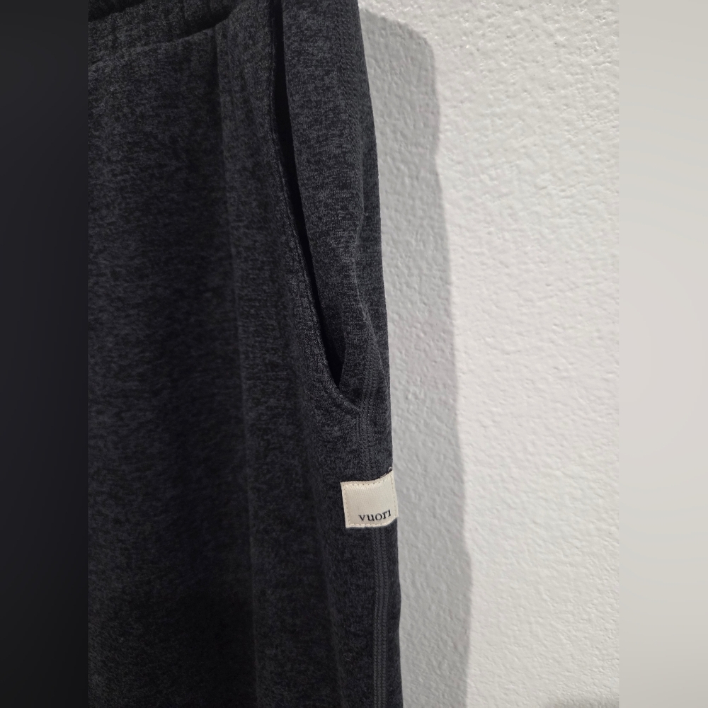 Vuori Performance Dreamknit Jogger Size L in Charcoal Heather - Picture 8 of 15